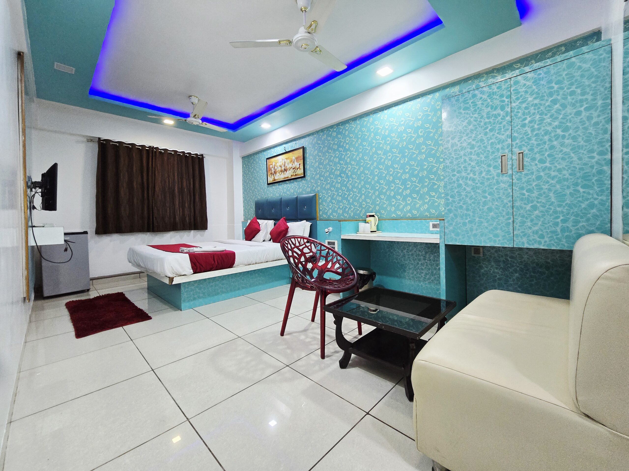 Spacious Room By Hotel Point View